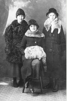 Tyyne (Laakso) Kovanen, Hanna (Puro) Kolari, Saimi Virtanen - Lorne Township, circa 1920  
